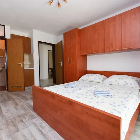 Apartments Mark - 200 M From Sea Novalja Exterior photo