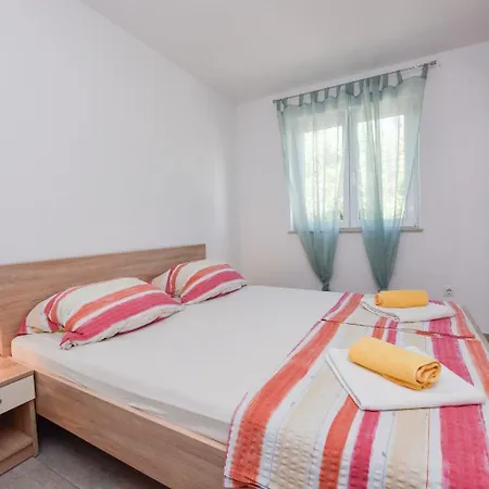 Apartments Mark - 200 M From Sea Novalja Exterior photo