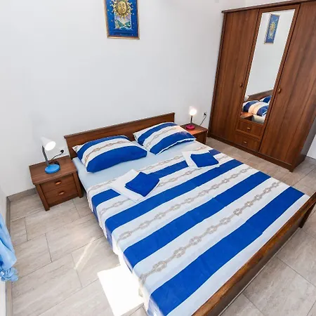Apartments Mark - 200 M From Sea Novalja Exterior photo