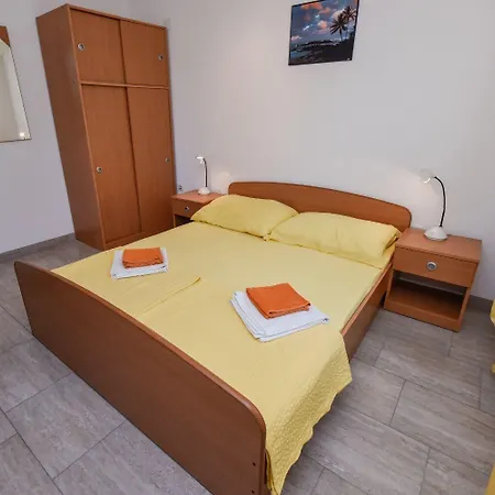 Apartments Mark - 200 M From Sea Novalja Exterior photo