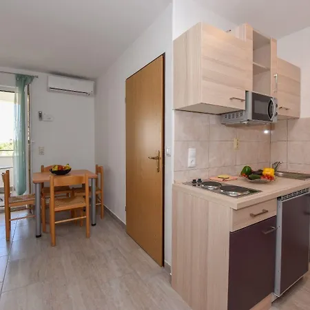 Apartments Mark - 200 M From Sea Novalja Exterior photo