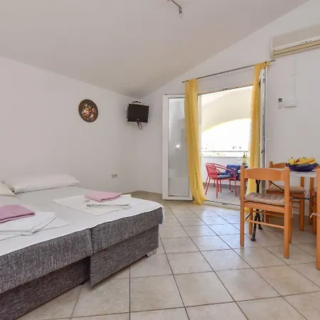 Apartments Mark - 200 M From Sea Novalja Exterior photo